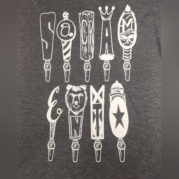 SACRAMENTO Beer Tap Grey V-Neck Tee-Shirt. Size S - Picture 1 of 5